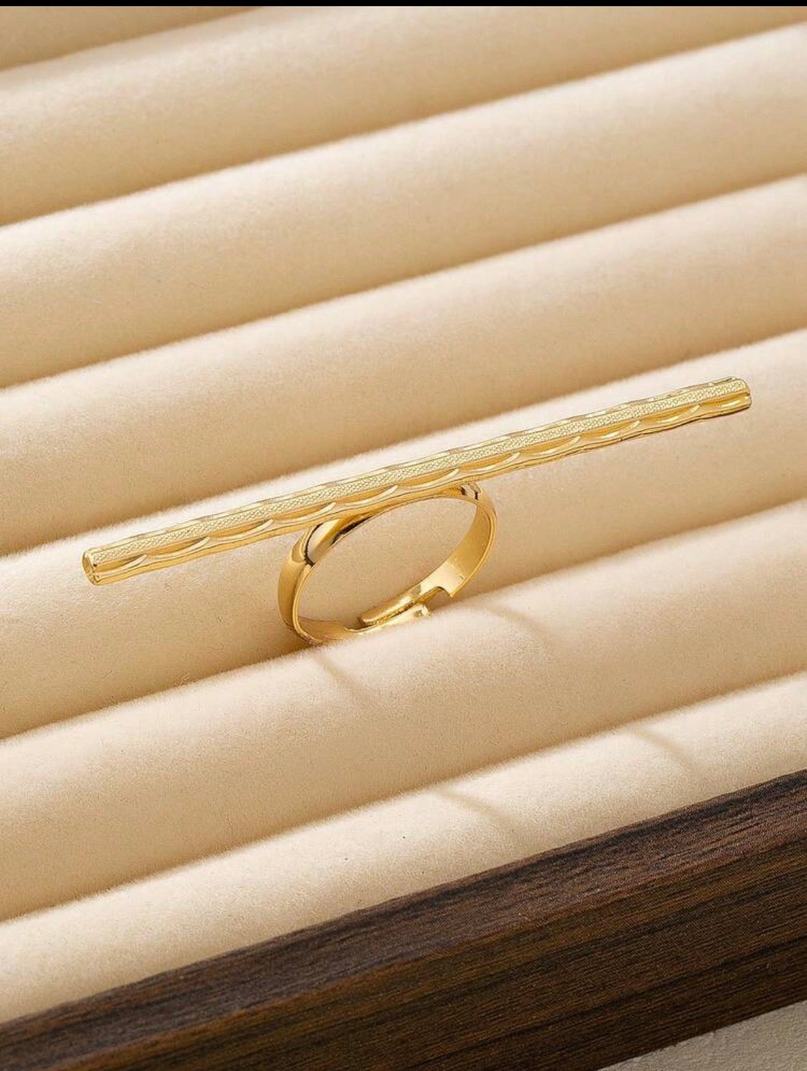 1pc Chunky Geometric Line Pattern Elongated Ring