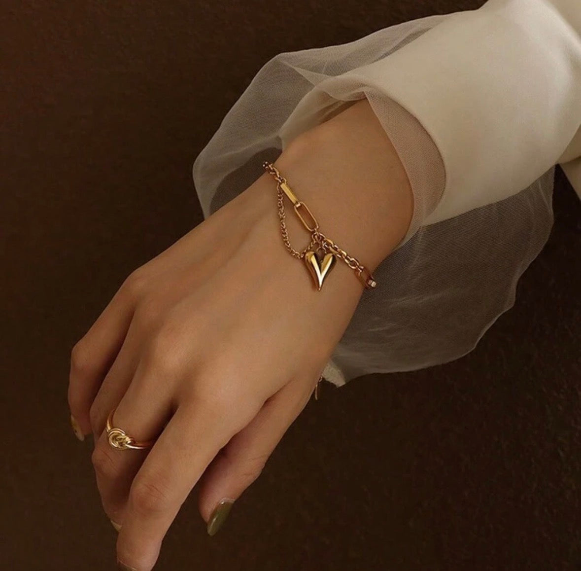 Golden heart linked bracelet
