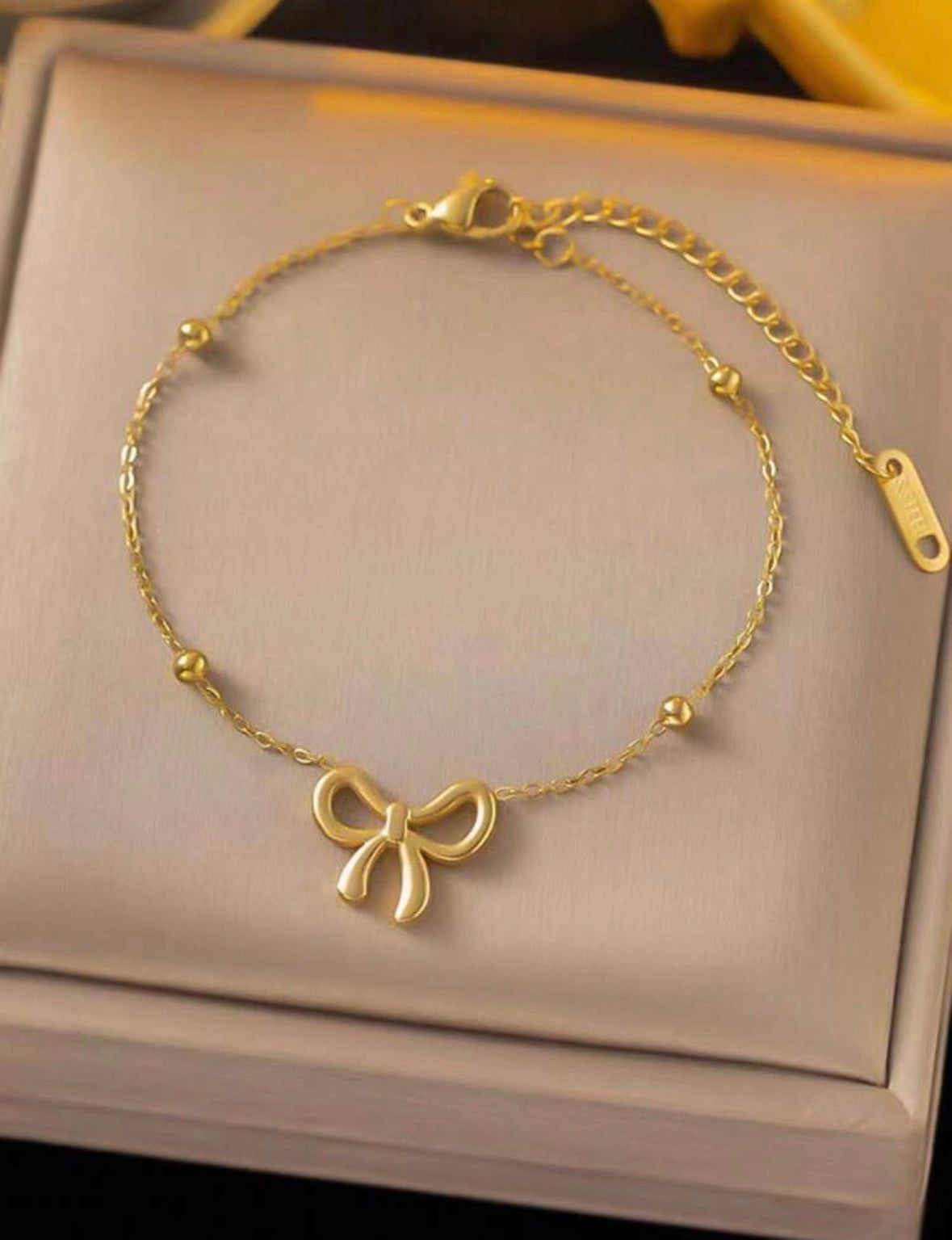 Bow bracelet