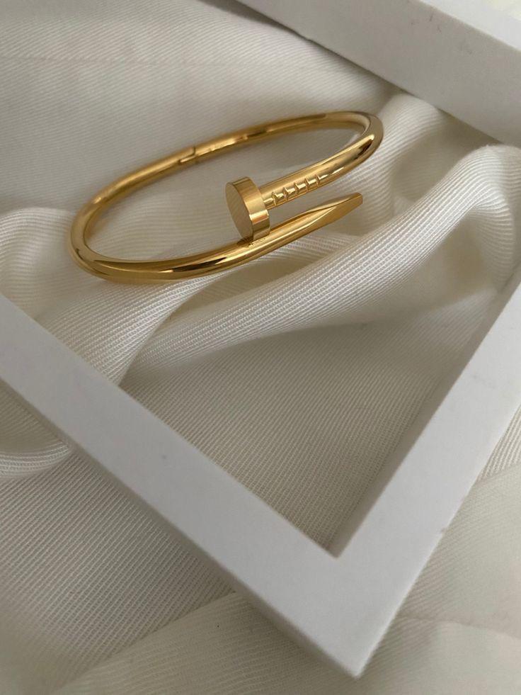 Nail cuff