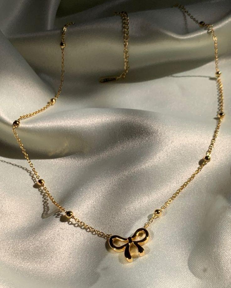 Bow Pendant Necklace